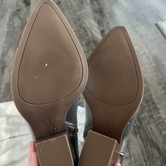 New Silver Cowboy Boots with Heel - Picture 4 of 7